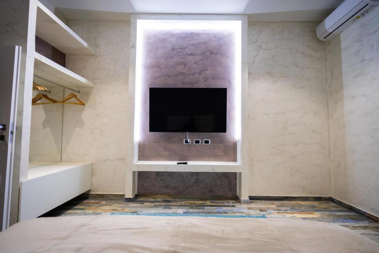 Appartement Sea Luxor à Bari Extérieur photo